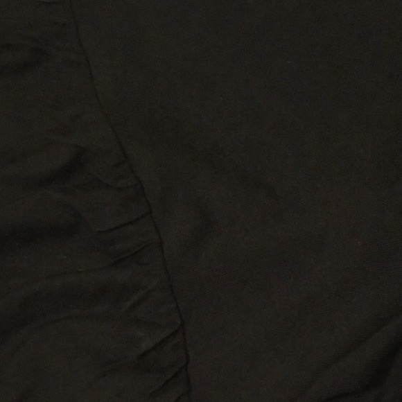 Black! Medium ruffled sleeve T. Slinky. - Picture 8 of 8